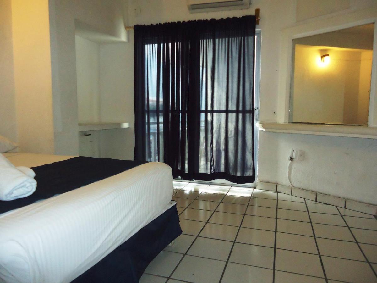 Hotel Bagasi Manzanillo Bagian luar foto